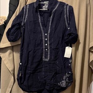 Subtle Luxury Navy Blue Embroidered Tunic Top NWT XS Silver thread details